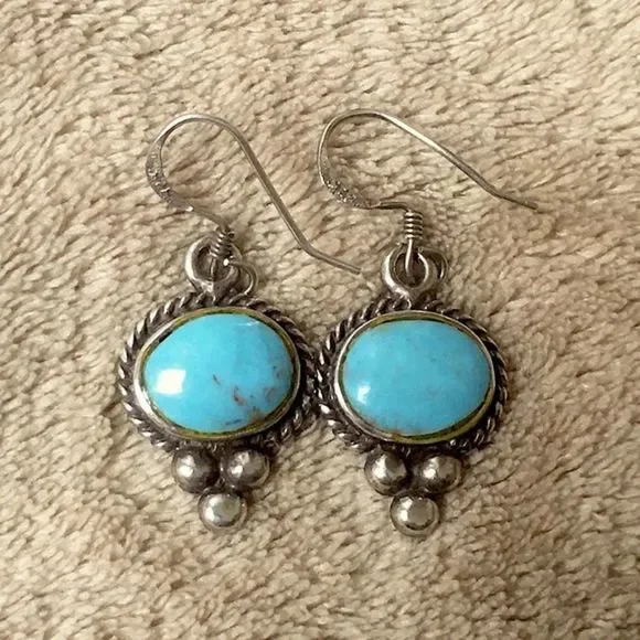 SOLD  Vintage Turquoise Rope Encircled Turquoise Sterling Silver Earrings - Picture 6 of 6